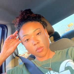 Meet your Posher, Jada